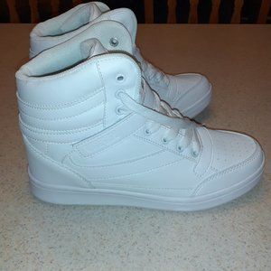 Ubfen Hidden Heels White High Tops Brand new, never worn! 39